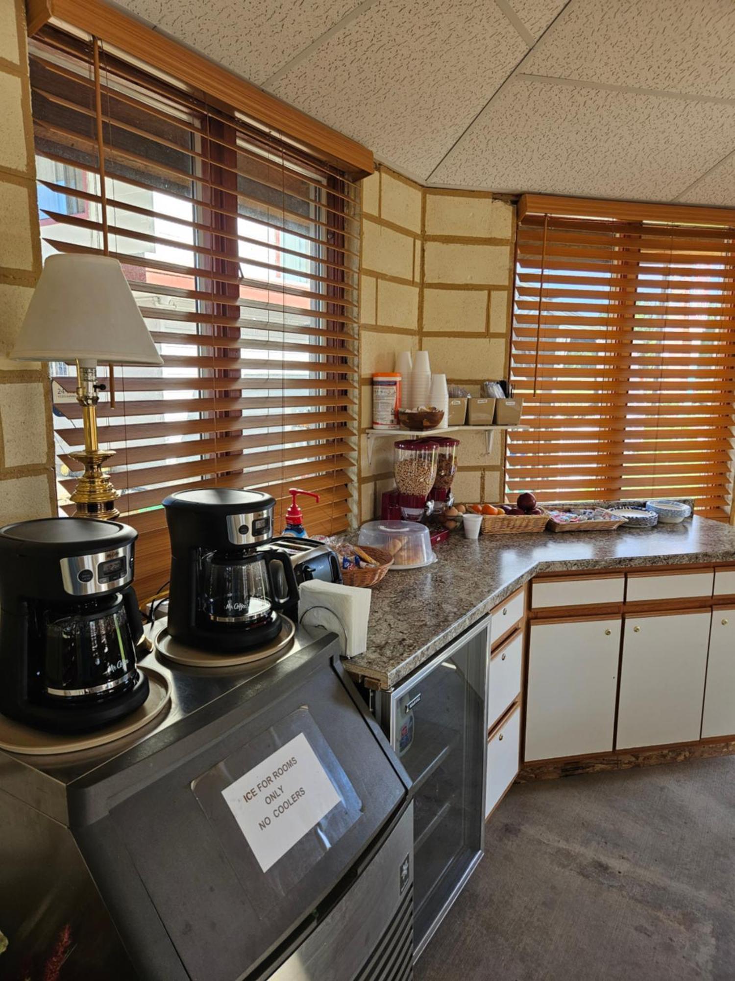 Travel Inn Motel キャノン・シティー エクステリア 写真